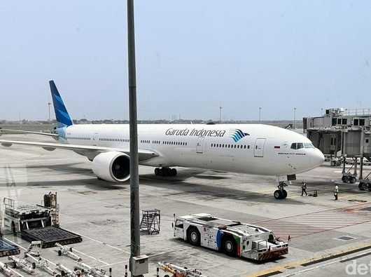 Garuda Indonesia Stop Operasi 15 Pesawat: Krisis Keuangan Mengancam?