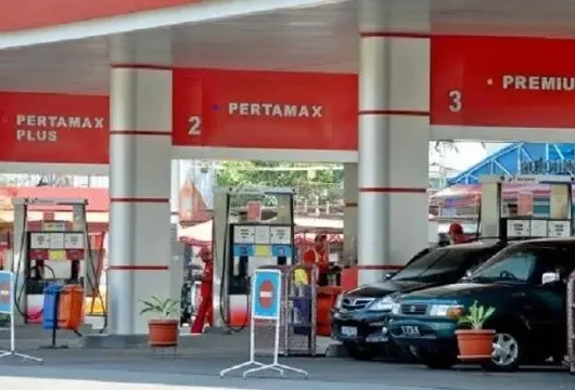 Harga BBM Pertamina Terbaru: Pertamax & Turbo Turun!