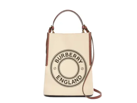 PHK Massal Burberry: 1.700 Karyawan Kehilangan Pekerjaan