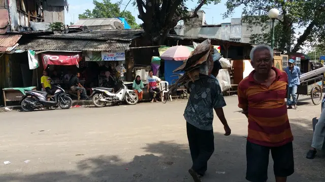 Rahasia Bisnis Besi Tua: Untung Besar, Harga Fluktuatif?