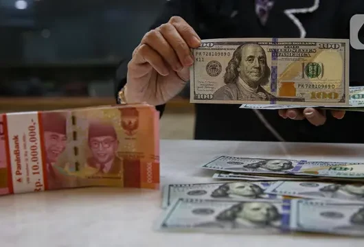 Rupiah Tertekan! Dolar AS Menguat, Sentuh Rp 16.680?