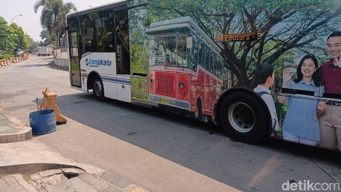 TransJakarta Blok M-Alam Sutera: Rute Baru, Naik-Turun Tol Cepat