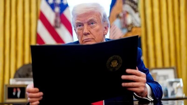 Trump Berencana PHK Ribuan Agen CIA: Rahasia Terbongkar?