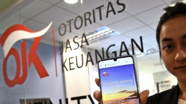 OJK Tetapkan Aturan Baru: Pinjol Hanya untuk yang Sudah Dewasa