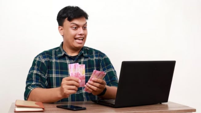 Rahasia Sukses UMKM: Pinjol untuk Bisnis Lebih Untung & Bahagia?