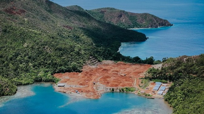 Revisi Aturan Tambang Pulau Kecil: Langkah Bijak Selamatkan Raja Ampat